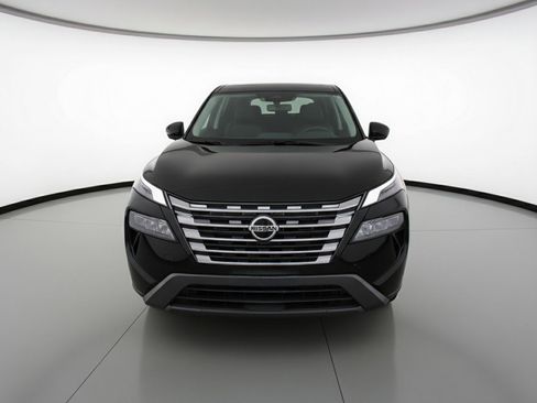 Used 2025 Nissan Rogue SV image 2