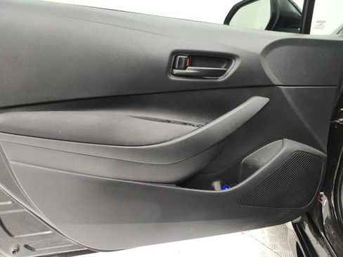 Used 2025 Toyota Corolla LE image 11