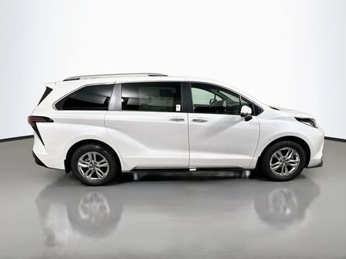 New 2026 Toyota Sienna Limited FWD image 2