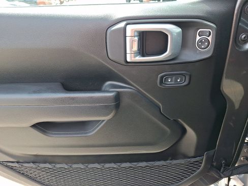 Used 2024 Jeep Gladiator Sport AWD/4WD image 12