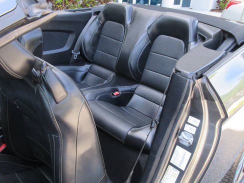 Used 2019 Ford Mustang Premium w/ Equipment Group 201A RWD image 15