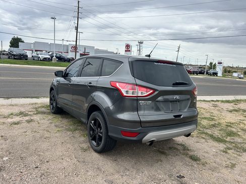 Used 2016 Ford Escape SE w/ SE Cold Weather Package AWD/4WD image 3