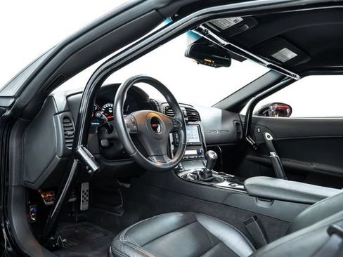 Used 2013 Chevrolet Corvette Z06 w/ 2LZ Preferred Equipment Group RWD image 21
