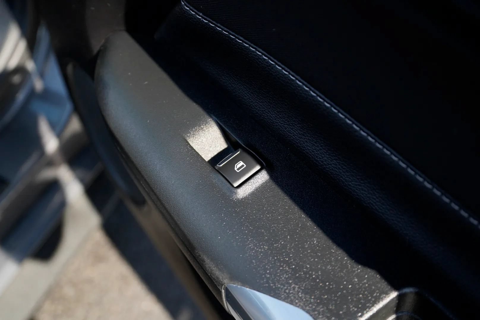 Used 2021 Ford Mustang Convertible RWD image 36