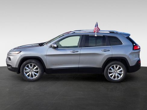 Used 2017 Jeep Cherokee Limited AWD/4WD image 7