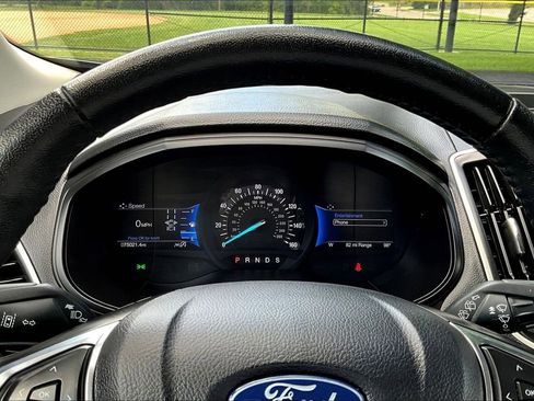 Used 2024 Ford Edge SEL AWD/4WD image 14
