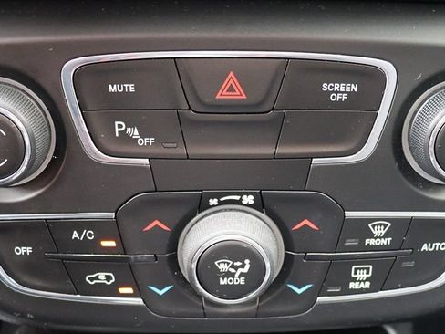Used 2019 Jeep Compass Latitude FWD image 45