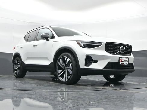 New 2026 Volvo XC40 B5 Ultra w/ Climate Package AWD/4WD image 42