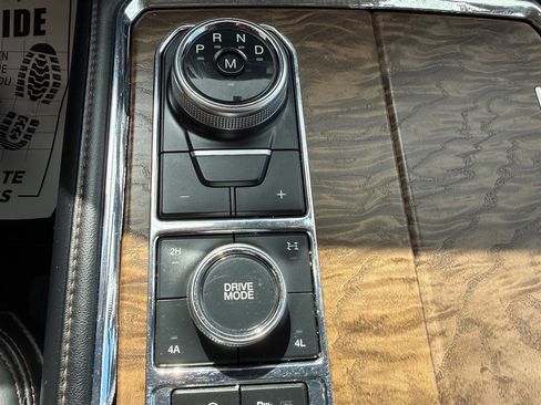 Used 2019 Ford Expedition Platinum image 11