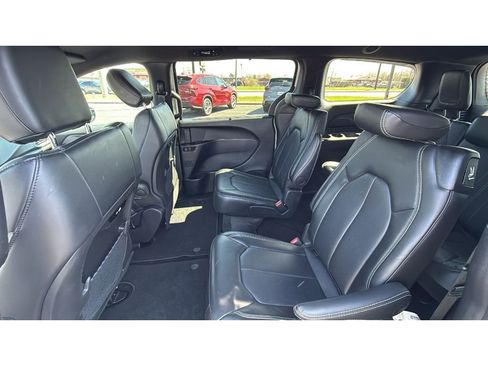 Used 2025 Chrysler Pacifica Select FWD image 31