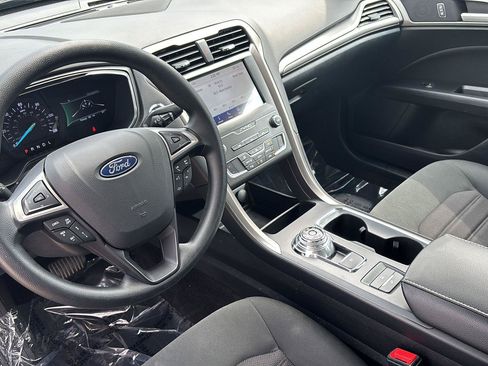Used 2020 Ford Fusion SE FWD image 14