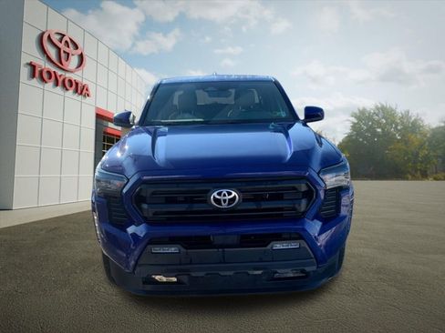 Used 2024 Toyota Tacoma SR5 image 8