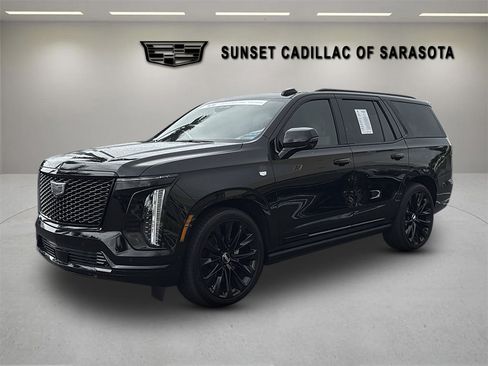 Certified 2026 Cadillac Escalade Platinum Sport w/ LPO, ONYX Package AWD/4WD image 8