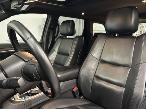 Used 2018 Jeep Grand Cherokee Limited image 6