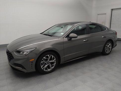 Used 2023 Hyundai Sonata SEL w/ Convenience Package image 2