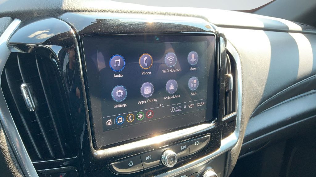 Used 2023 Chevrolet Traverse LT FWD image 11