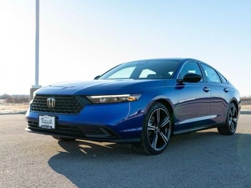 Used 2024 Honda Accord Sport image 3