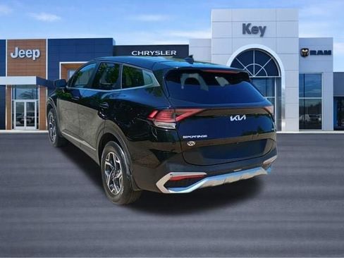 Used 2023 Kia Sportage LX AWD/4WD image 3