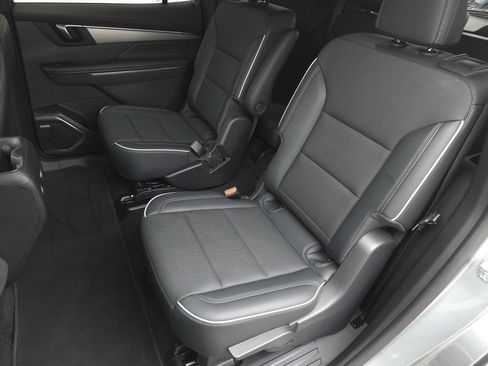 Used 2025 Buick Enclave Preferred image 30