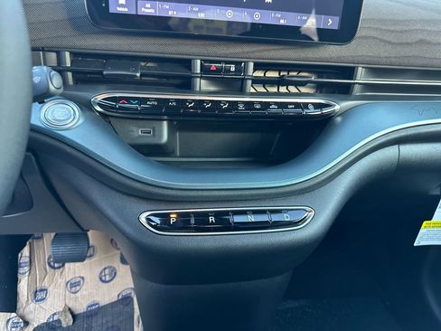 New 2025 FIAT 500 e image 11