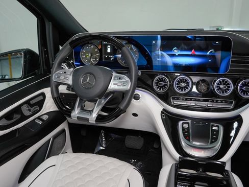 Used 2021 Mercedes-Benz Metris Passenger image 45