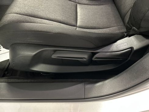 Used 2025 Honda Accord LX image 11