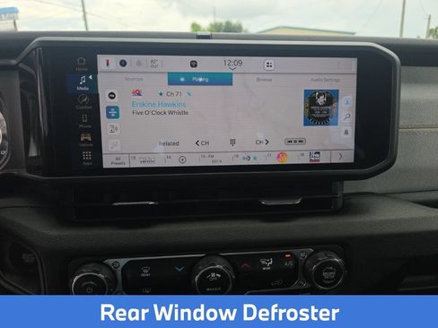 Used 2024 Jeep Gladiator Sport AWD/4WD image 15