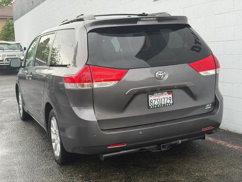 Used 2014 Toyota Sienna XLE AWD/4WD image 4