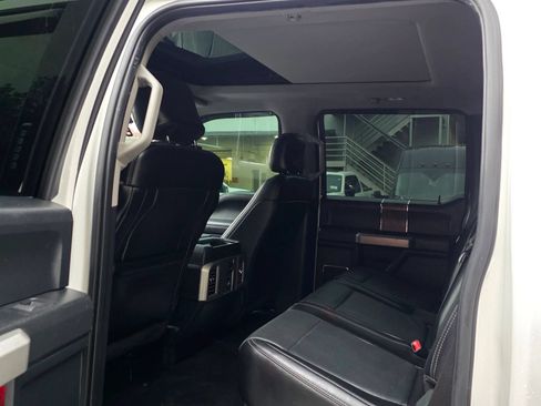 Used 2017 Ford F250 Lariat w/ Lariat Ultimate Package AWD/4WD image 30