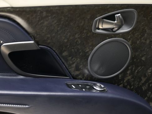 Used 2019 Aston Martin DB11 Coupe RWD image 13