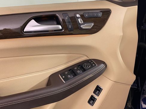 Used 2018 Mercedes-Benz GLS 450 4MATIC image 24