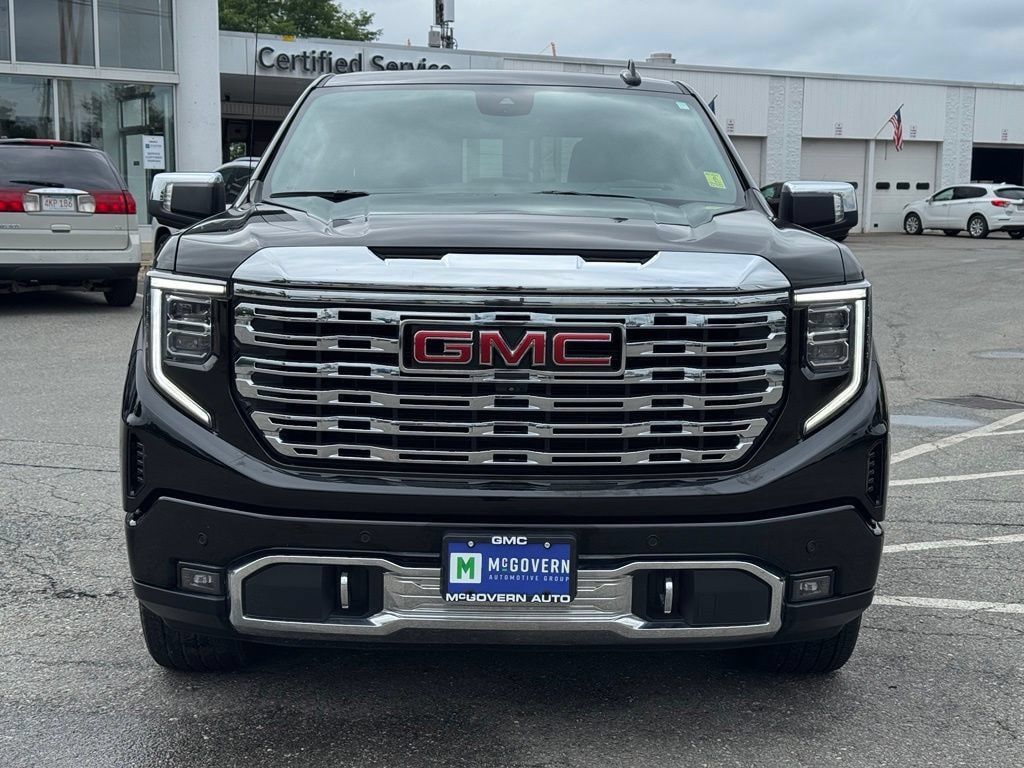 Used 2024 GMC Sierra 1500 Denali w/ Technology Package AWD/4WD image 9