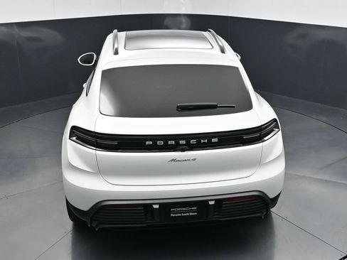 New 2026 Porsche Macan 4 Electric AWD/4WD image 17