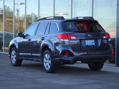 Used 2011 Subaru Outback 2.5i Limited w/ PWR Moonroof Pkg image 5