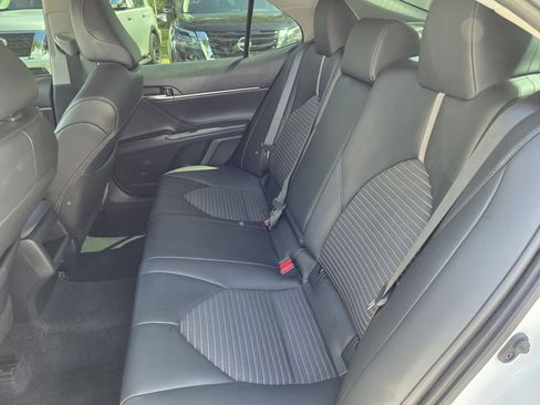 Used 2024 Toyota Camry SE image 15