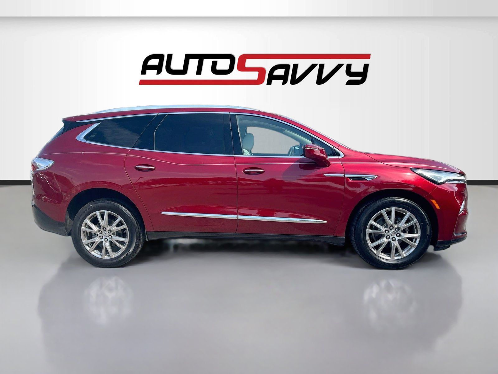 Used 2024 Buick Enclave Essence w/ Experience Buick Package FWD image 8