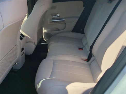 Used 2025 Mercedes-Benz GLA 250 image 19