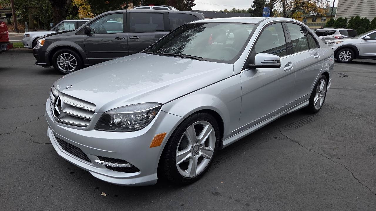 Used 2011 Mercedes-Benz C 300 4MATIC Sedan image 2