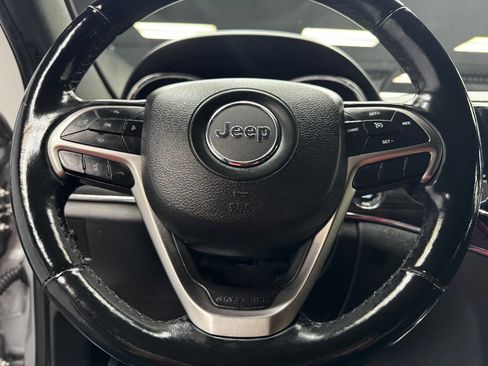 Used 2020 Jeep Grand Cherokee Limited w/ Luxury Group II image 20