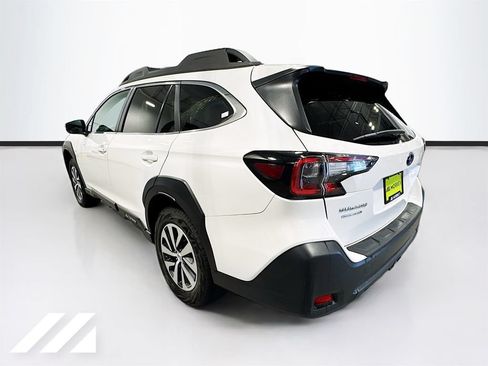 Used 2025 Subaru Outback Premium w/ Popular Package #1A AWD/4WD image 7