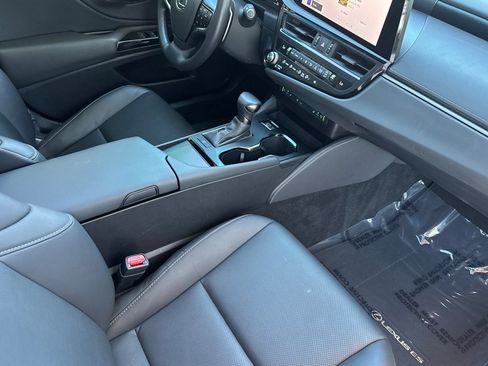 Used 2025 Lexus ES 350 w/ Premium Package FWD image 16