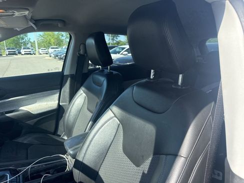 Used 2022 Jeep Compass Latitude w/ Convenience Group FWD image 9