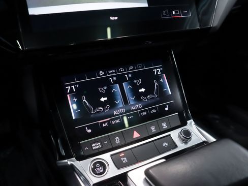 Used 2022 Audi e-tron Premium image 17