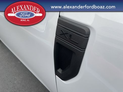 New 2025 Ford Maverick XL image 7