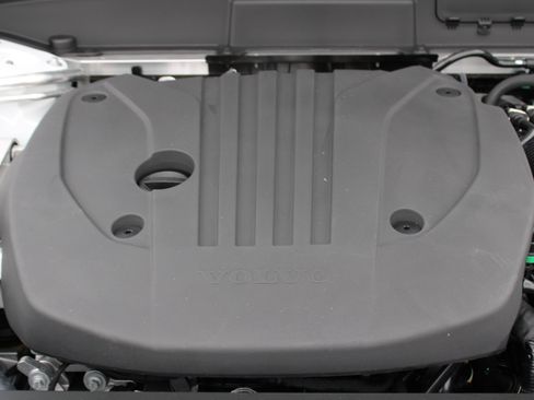 New 2026 Volvo XC60 B5 Ultra w/ Climate Package image 48