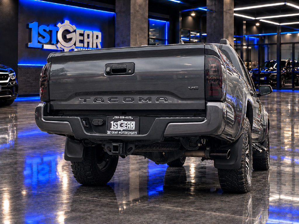 Used 2021 Toyota Tacoma TRD Sport AWD/4WD image 11