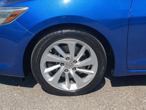 Used 2017 Acura ILX w/ AcuraWatch Plus Package FWD image 24