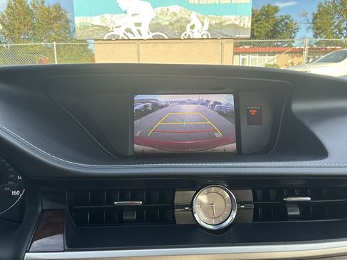Used 2015 Lexus ES 350 w/ Premium Package FWD image 25