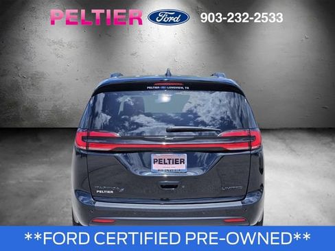 Used 2025 Chrysler Pacifica Limited FWD image 5
