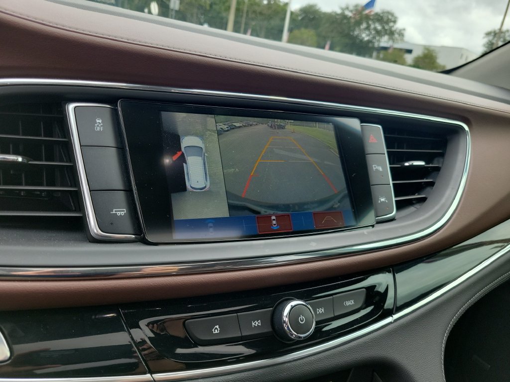 Used 2018 Buick Enclave Avenir w/ Avenir Technology Package FWD image 32